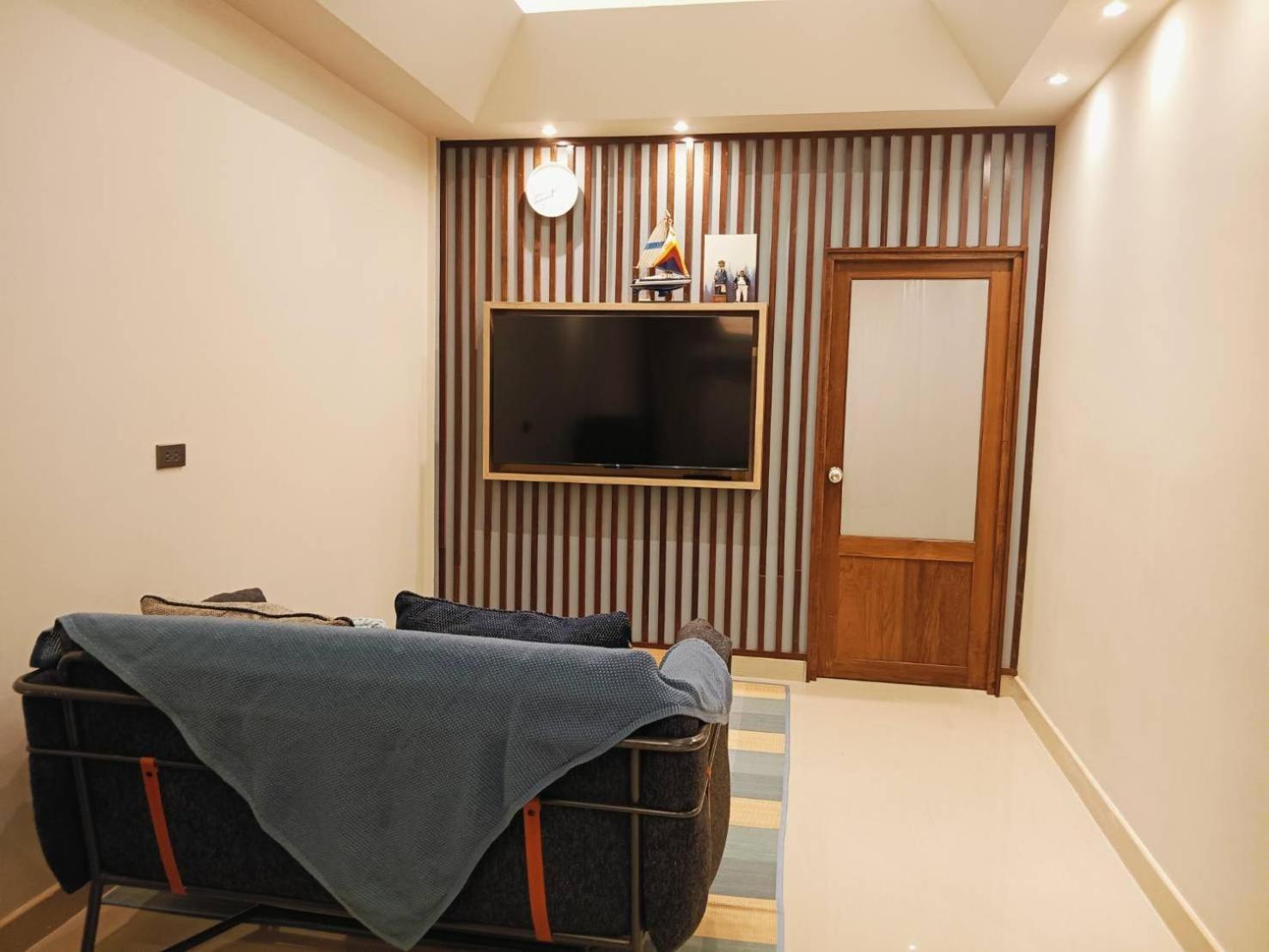 Aoboun House Bangsaen บ้านโอบอุ่น บางแสน Экстерьер фото