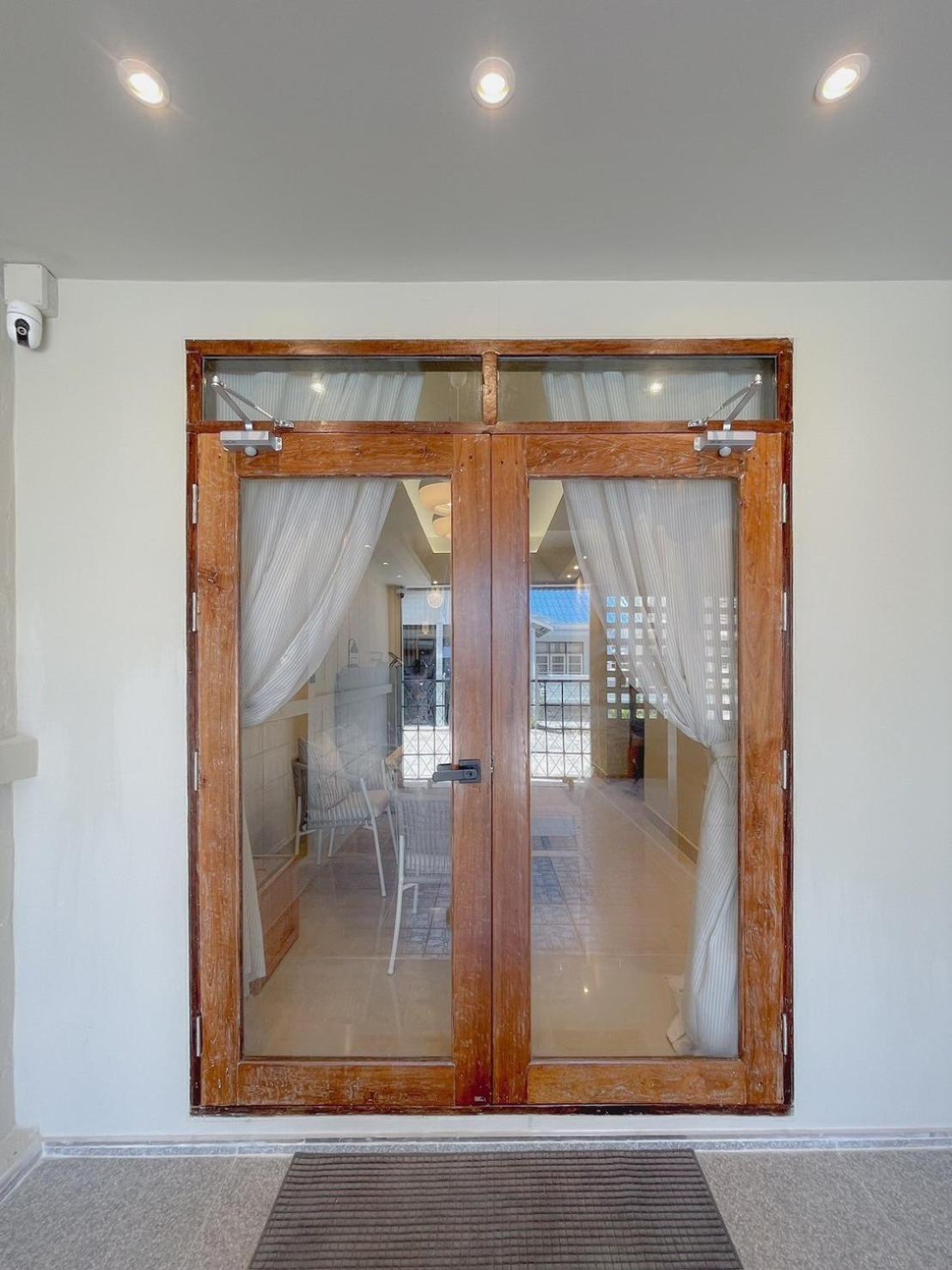 Aoboun House Bangsaen บ้านโอบอุ่น บางแสน Экстерьер фото