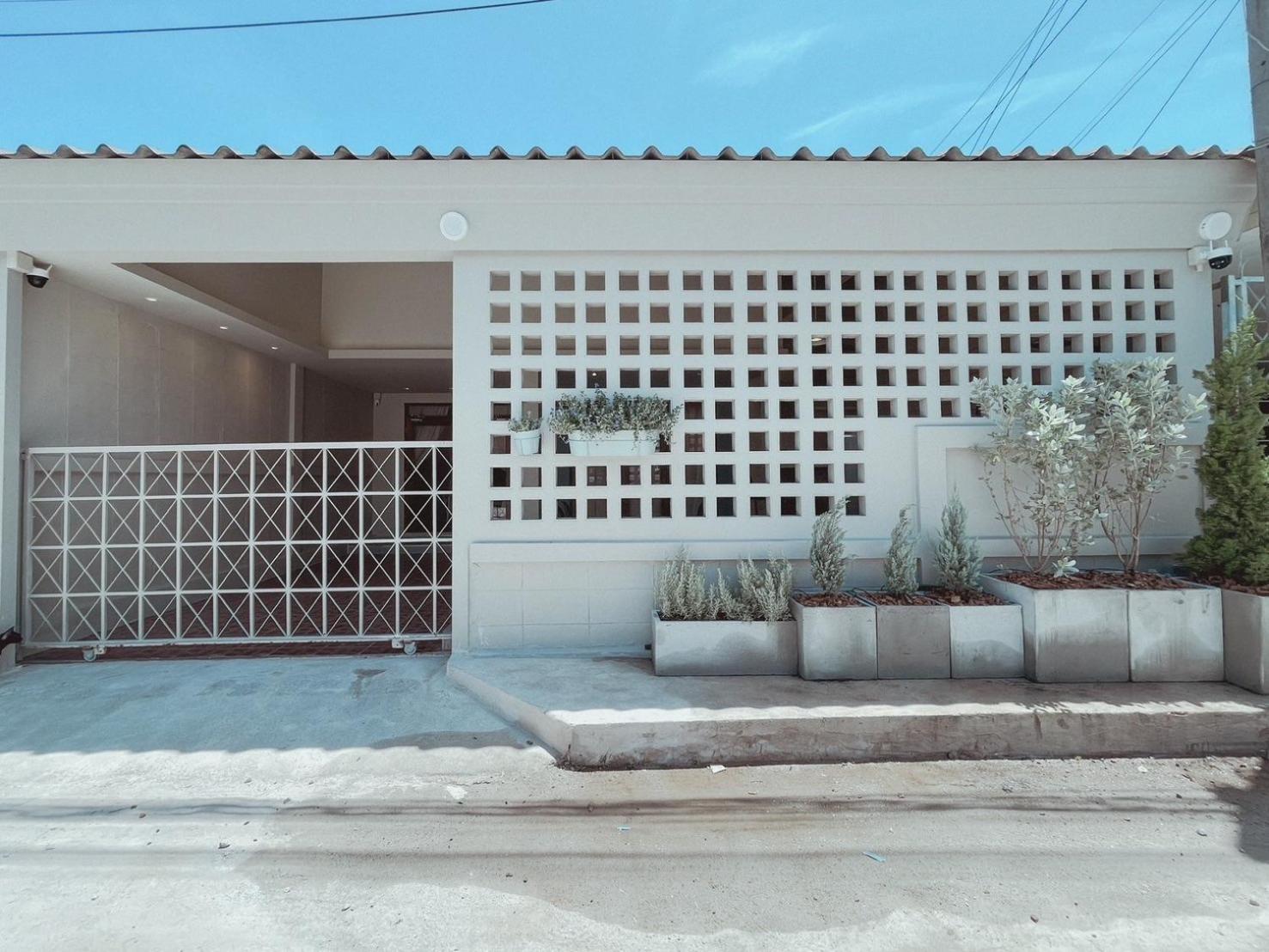 Aoboun House Bangsaen บ้านโอบอุ่น บางแสน Экстерьер фото